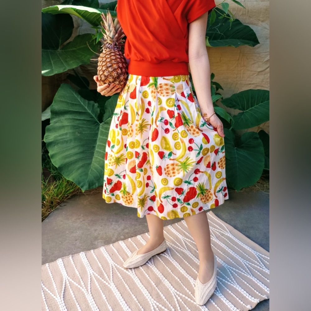 Vintage ❉ Tropical Fruit Print Cotton Midi Pleated Skirt by Autograph Size 4